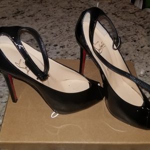 Christian Louboutin peep toe pump